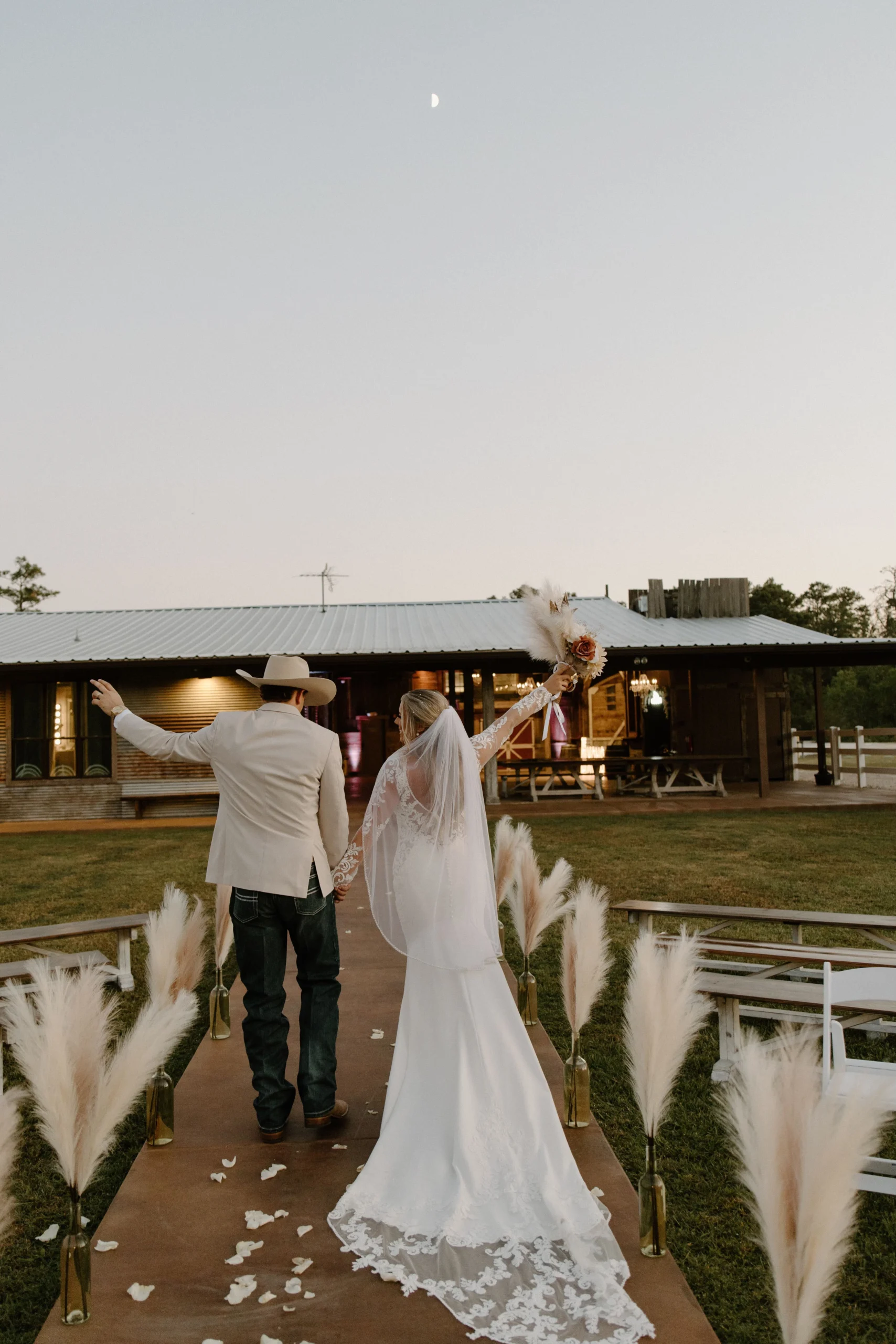 IMG The Barn at Four Pines Ranch Texas Wedding Venue All-Inclusive